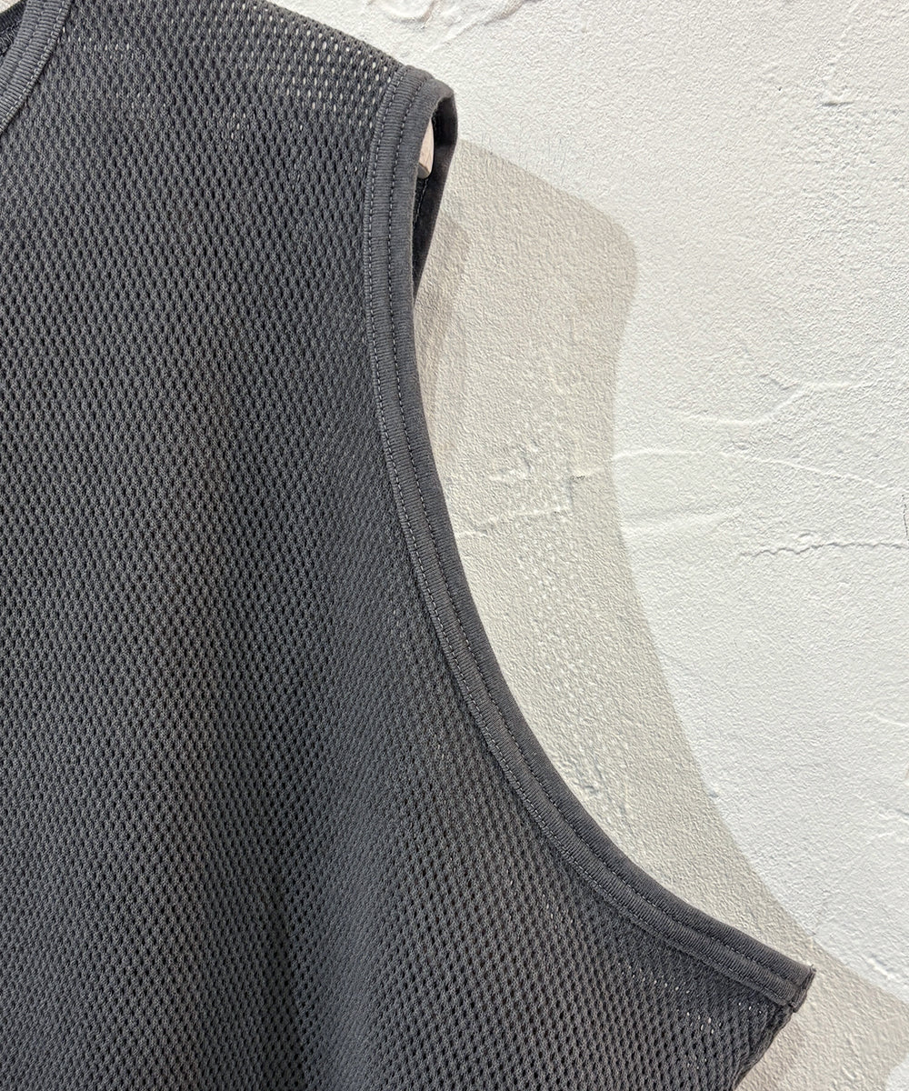 ANDER - MESH SLEEVELESS FADE BLACK