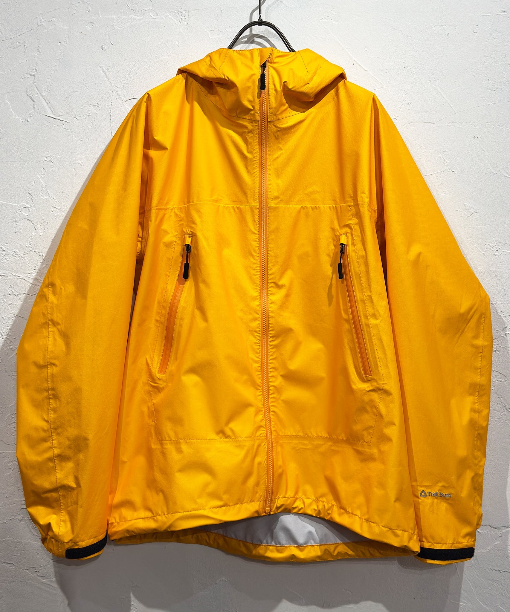 TRAIL BUM - WALKER SHELL JACKET / MANGO | DB&BAR OFFICIAL ONLINE STORE