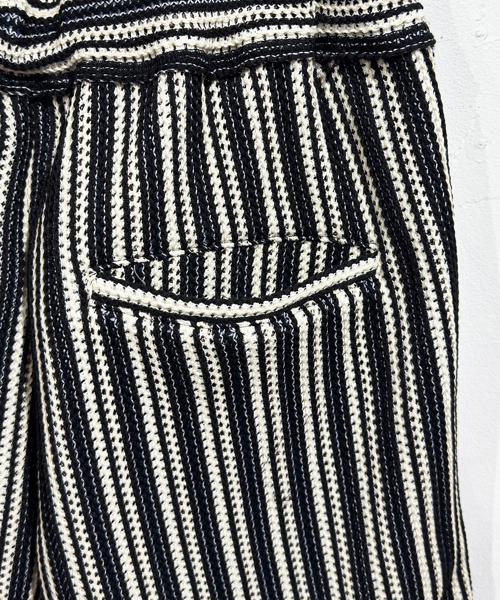 CURRENTAGE - TEXTURED STRIPE KNIT SHORTS / BLACK×NATURAL