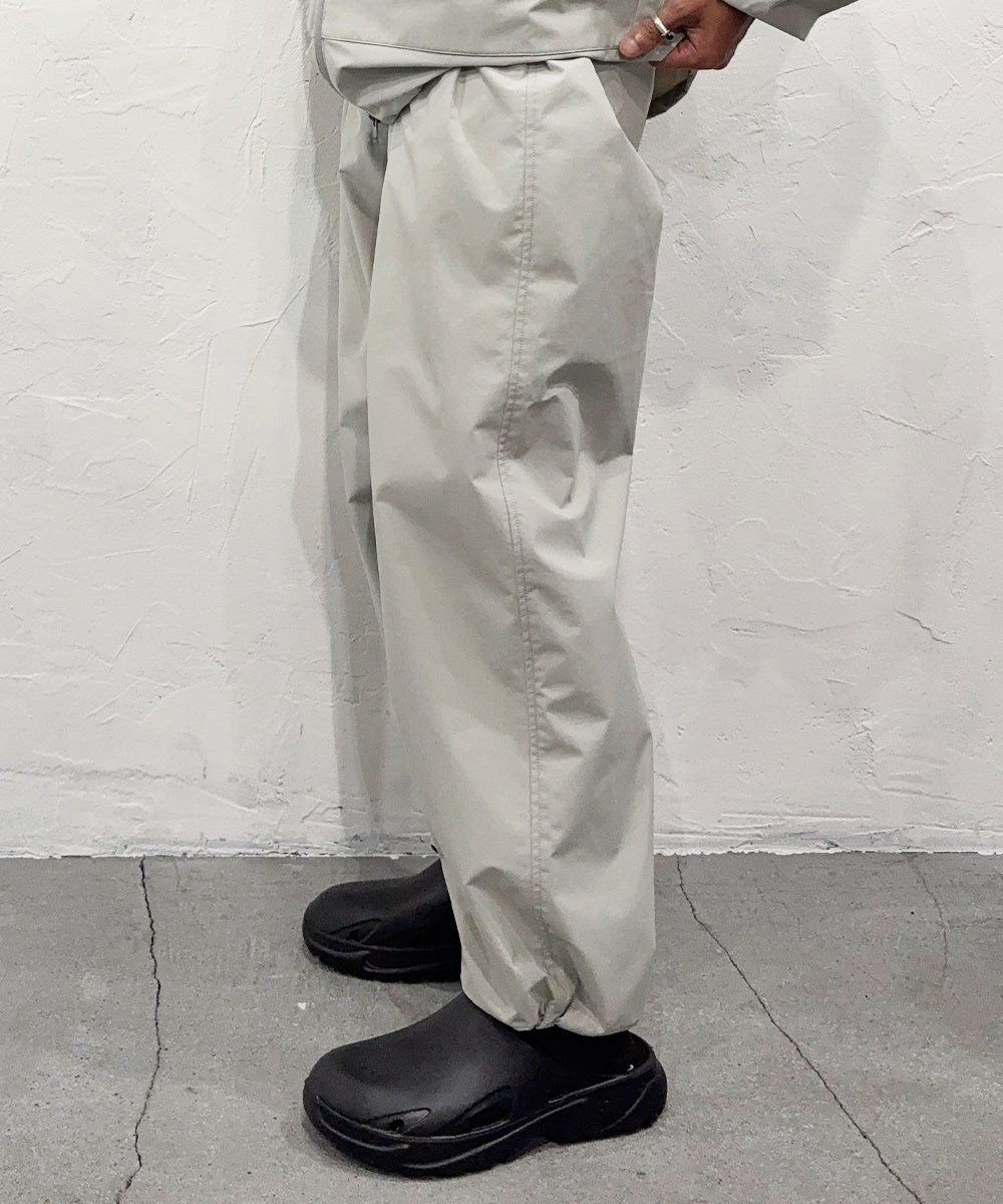 ES.1 - NYLON PANTS / IT.GRAY ONLINE STORE PAGE | エスアイ - ナイロン パンツ / ネイビー オンライン ストア ページ 商品画像