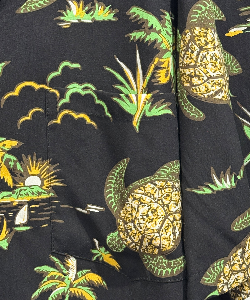 TWO PALMS - RAYON HAWAIIAN SHIRTS “TURTLE” | DB&BAR OFFICIAL ONLINE STORE | トゥー パームス レーヨン ハワイアン シャツ タートル オンライン ストア ページ
1回のご注文が税込10,000円以上のお買い物は送料無料
中目黒セレクトショップ 商品画像