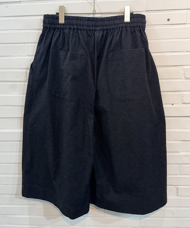 O PROJECT - WIDE FIT SHORT PANTS  ONLINE STORE PAGE | オー プロジェクト - ワイドフィット ショートパンツ オンライン ストア ページ
一回のご注文が税込10,000円以上は送料無料
中目黒セレクトショップ 商品画像