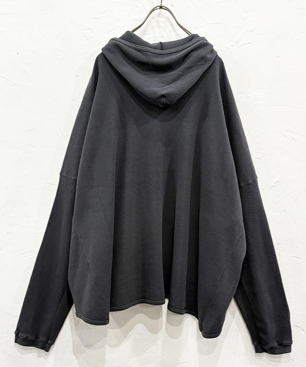 O PROJECT - WIDE FIT HOODED WAFFLE / ANTHRACITE  ONLINE STORE PAGE | オー プロジェクト - ワイドフィット フーデッド ワッフル / アンスラサイト オンライン ストア ページ 商品画像