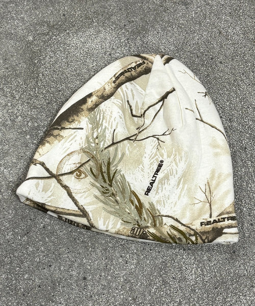 8" licensed camo beanie - WHITE EYE5 商品画像 - DB&BAR