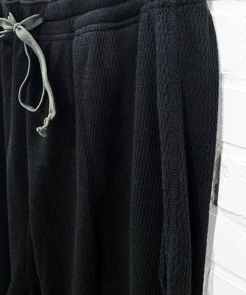 ANDER - WAFFLE SLEEPY PANTS / BLACK ONLINE STORE PAGE | アンダー - ワッフル スリーピー パンツ ブラック オンライン ストア ページ
1回のご注文が税込10,000円以上のお買い物は送料無料
中目黒セレクトショップ 商品画像