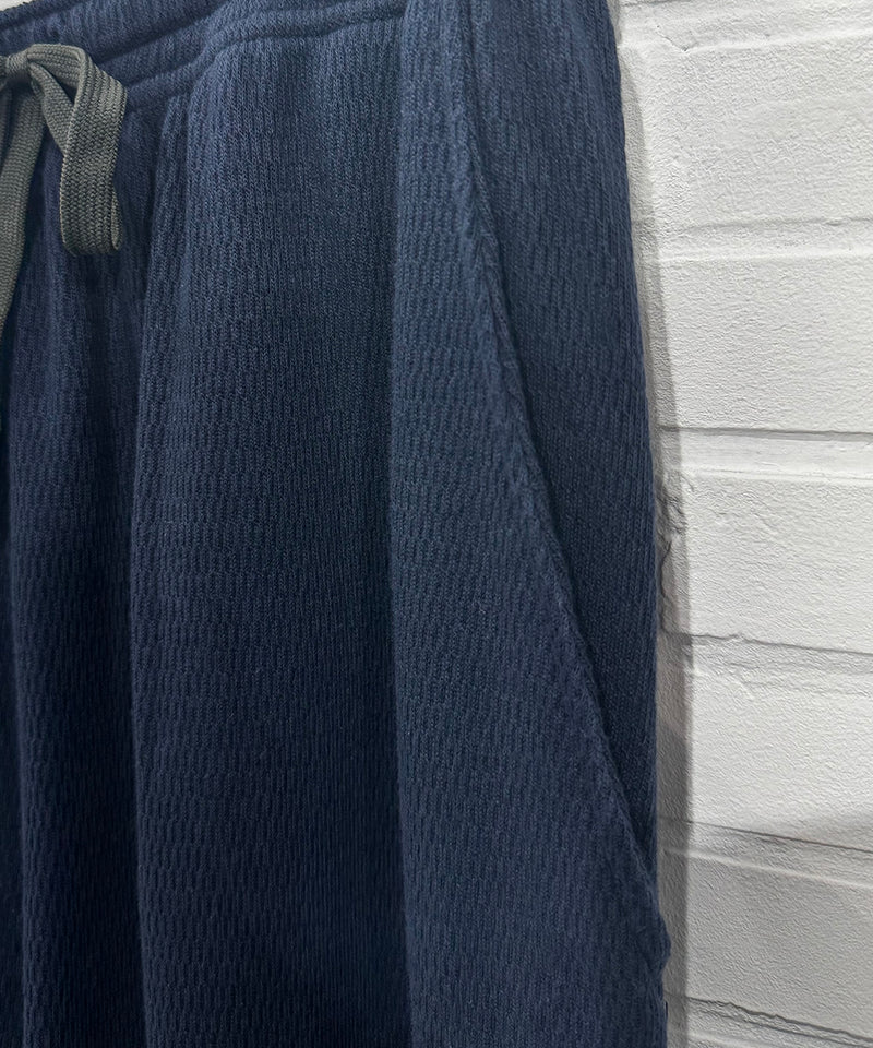 ANDER - WAFFLE SLEEPY PANTS / NAVY ONLINE STORE PAGE | アンダー - ワッフル スリーピー パンツ ネイビー オンライン ストア ページ
1回のご注文が税込10,000円以上のお買い物は送料無料
中目黒セレクトショップ 商品画像
