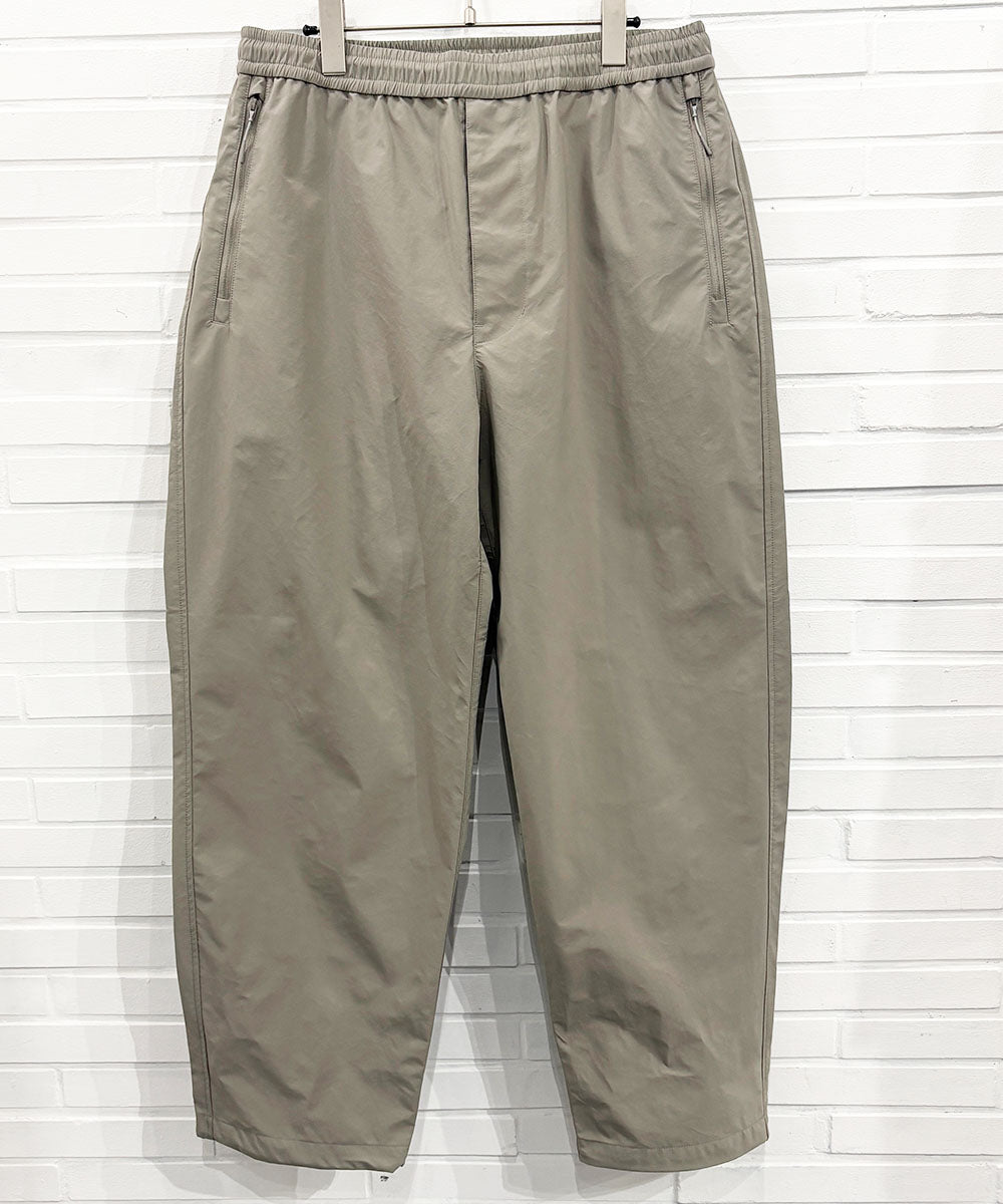 ES.1 - NYLON PANTS / IT.KHAKI ONLINE STORE PAGE | エスアイ - ナイロン パンツ / ライト カーキ オンライン ストア ページ 商品画像