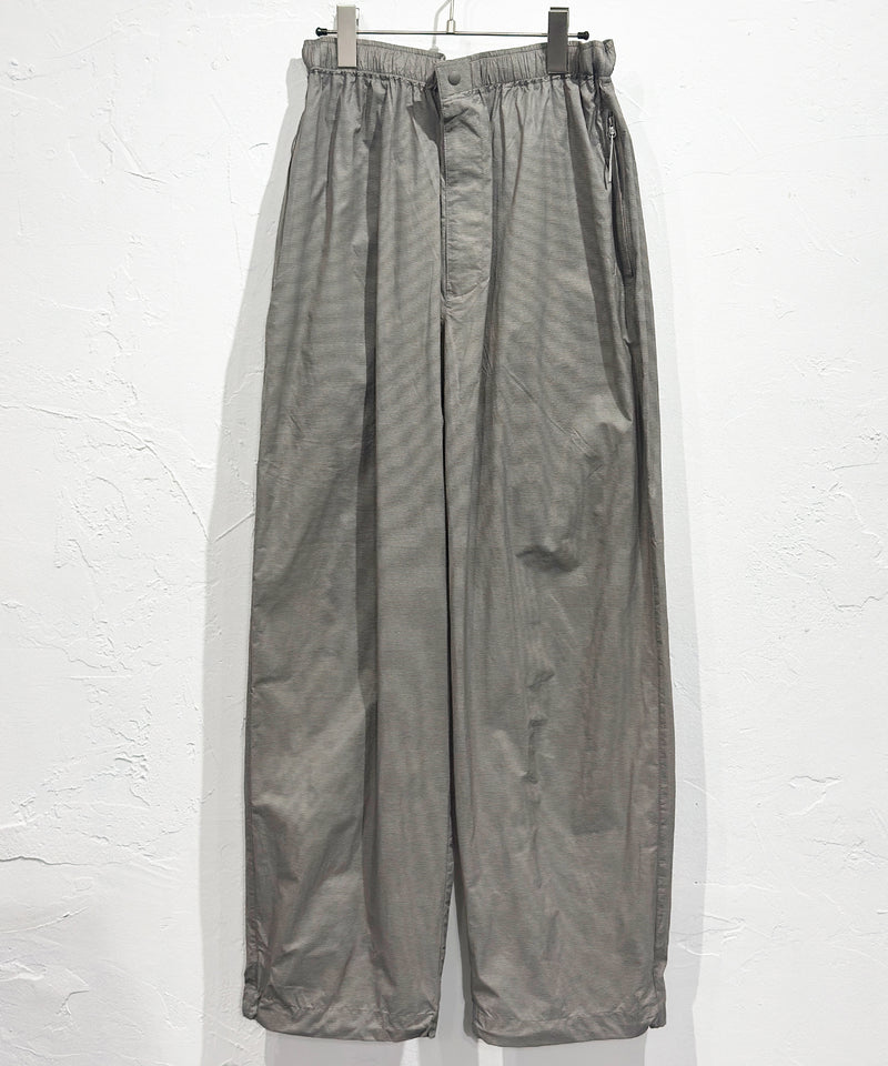 ES.1 - LIIGHT NYLON PANTS / LIGHT KHAKI ONLINE STORE PAGE | エスアイ - ライト ナイロン パンツ / ライト カーキ オンライン ストア ページ
一回のご注文が税込10,000円以上は送料無料
中目黒セレクトショップ 商品画像