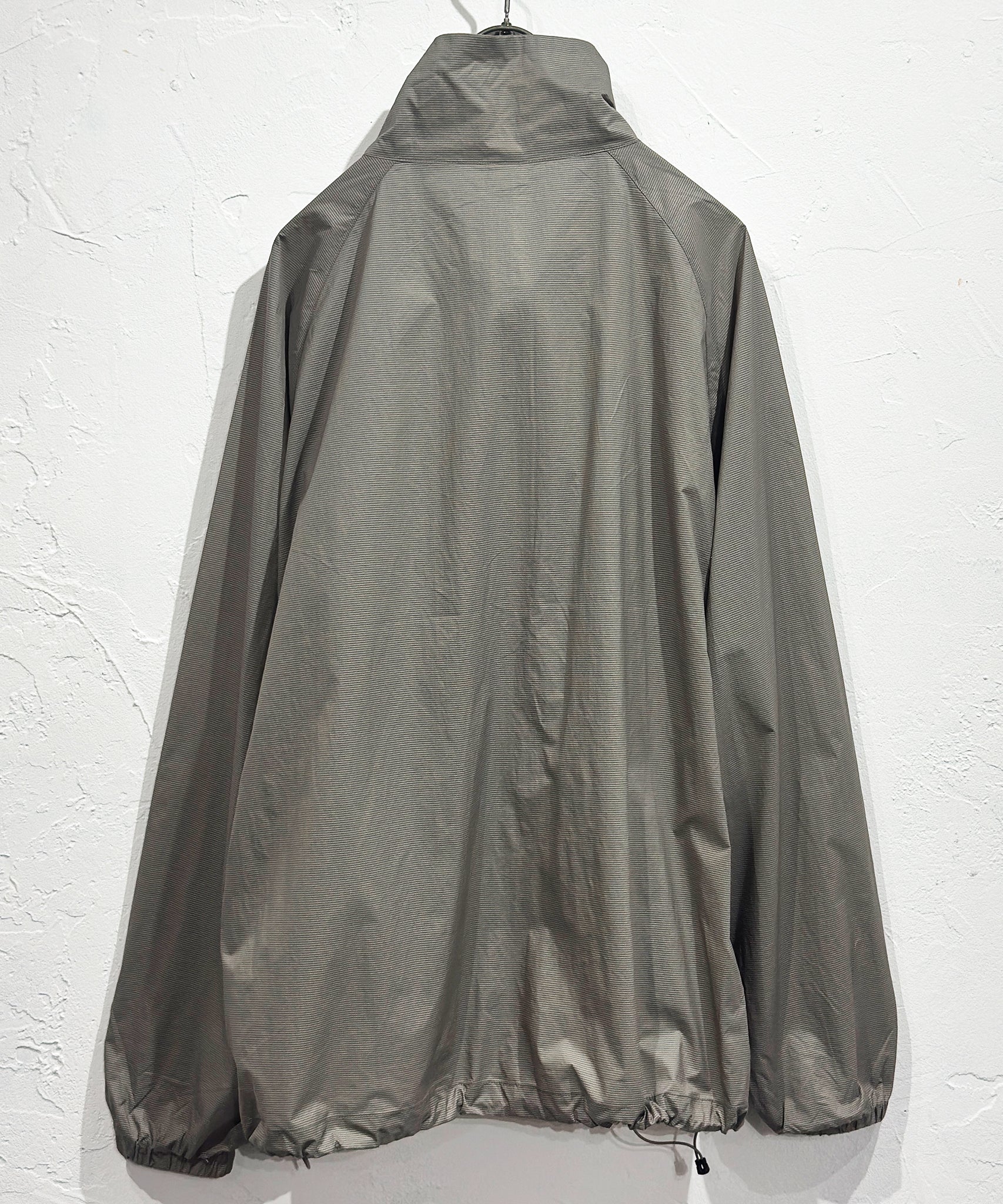 ES.1 - LIIGHT NYLON JACKET / LIGHT KHAKI ONLINE STORE PAGE | エスアイ - ライト ナイロン ジャケット / ライト カーキ オンライン ストア ページ
一回のご注文が税込10,000円以上は送料無料
中目黒セレクトショップ 商品画像