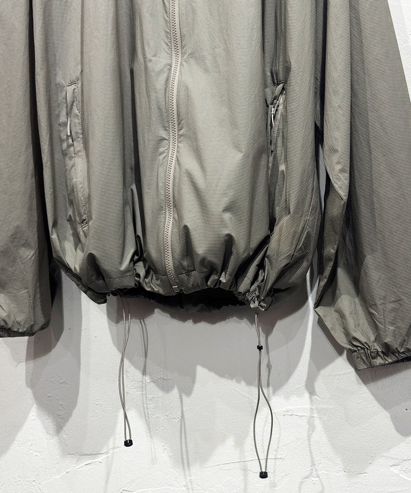 ES.1 - LIIGHT NYLON JACKET / LIGHT KHAKI ONLINE STORE PAGE | エスアイ - ライト ナイロン ジャケット / ライト カーキ オンライン ストア ページ
一回のご注文が税込10,000円以上は送料無料
中目黒セレクトショップ 商品画像
