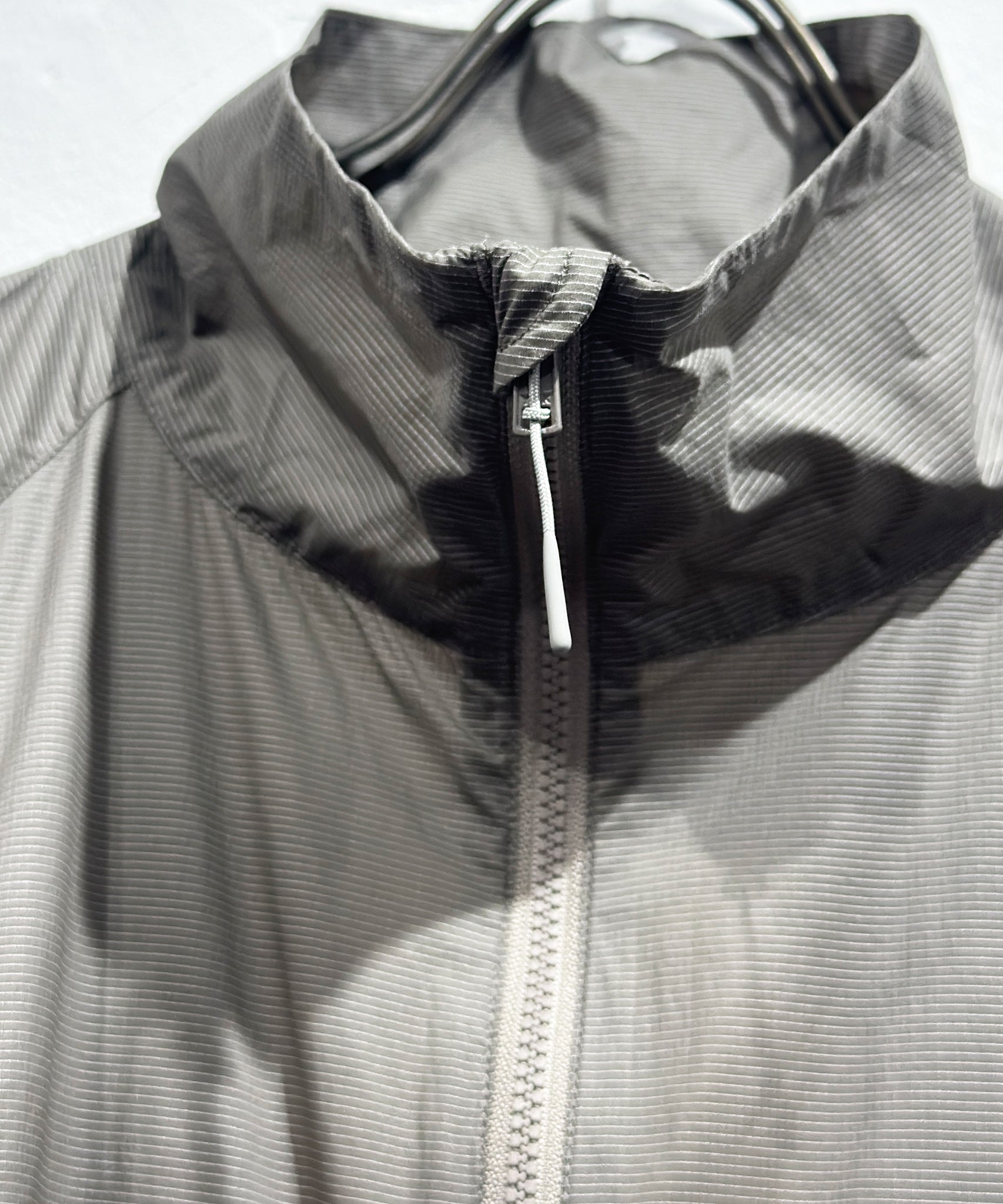 ES.1 - LIIGHT NYLON JACKET / LIGHT KHAKI ONLINE STORE PAGE | エスアイ - ライト ナイロン ジャケット / ライト カーキ オンライン ストア ページ
一回のご注文が税込10,000円以上は送料無料
中目黒セレクトショップ 商品画像