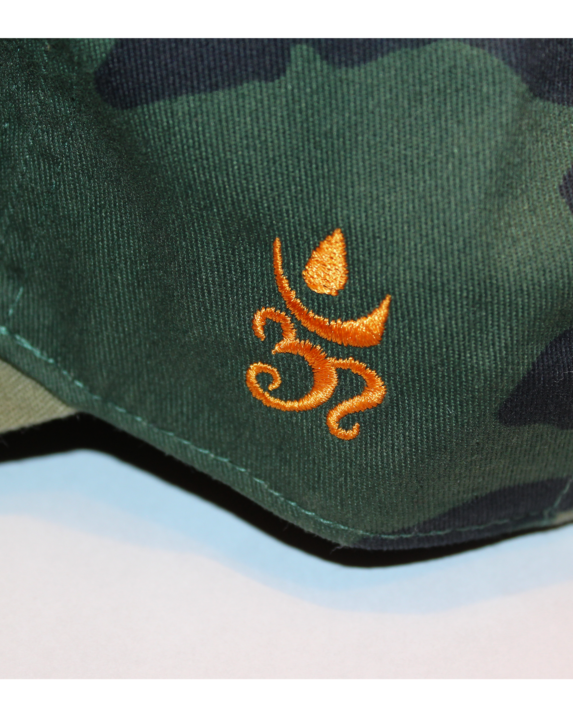MAGOODZ 魔具ッZ -Kiss My Third Eye Embroidered Cap 商品画像 - DB&BAR