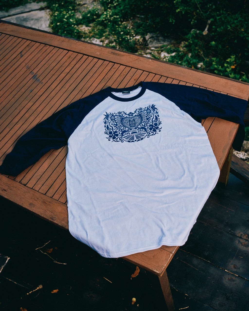 MAGOODZ 🔯 魔具ッZ - アマミチュー 【Raglan sleeve-White×Navy】