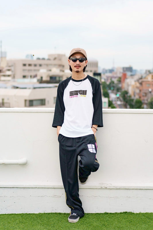 +music  Apparel “Future Nature” - Minimal music logo raglan sleeve T-shirt / White × Black ONLINE STORE PAGE | プラスミュージック アパレル “フューチャー ネイチャー” - サンキュー メッセージ ロング スリーブ ティーシャツ / ホワイト オンライン ストア ページ 商品画像