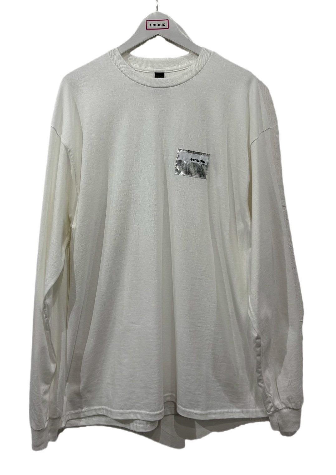 +music  Apparel “Future Nature” - Silver patch logo standard long sleeve / White T-shirt ONLINE STORE PAGE| プラスミュージック アパレル “フューチャー ネイチャー“-シルバー パッチ ロゴ スタンダード ロング スリーブ ティーシャツ / ホワイト オンライン ストア ページ 商品画像