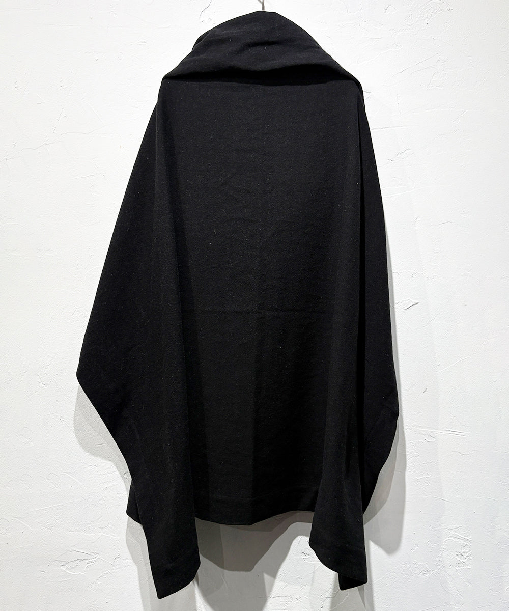 O PROJECT - WRAP BLANKET / BLACK