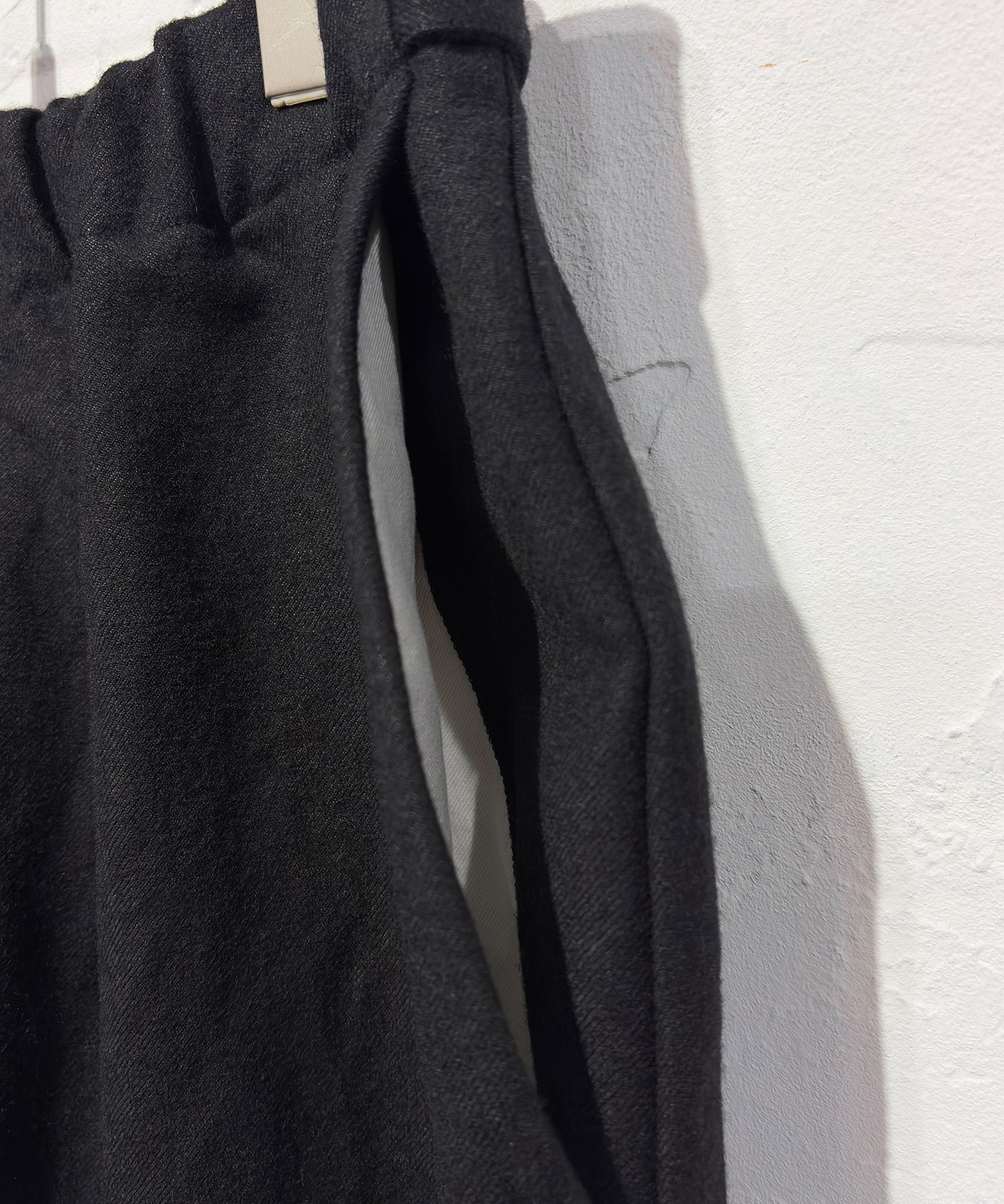 SONO - TATUM trousers / BLACK