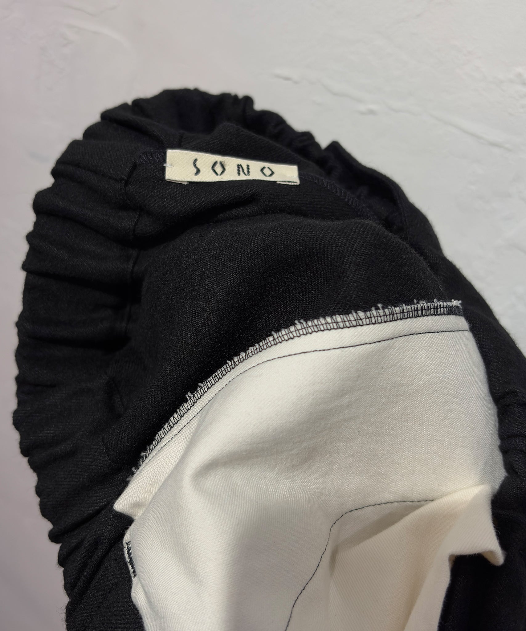 SONO - TATUM trousers / BLACK