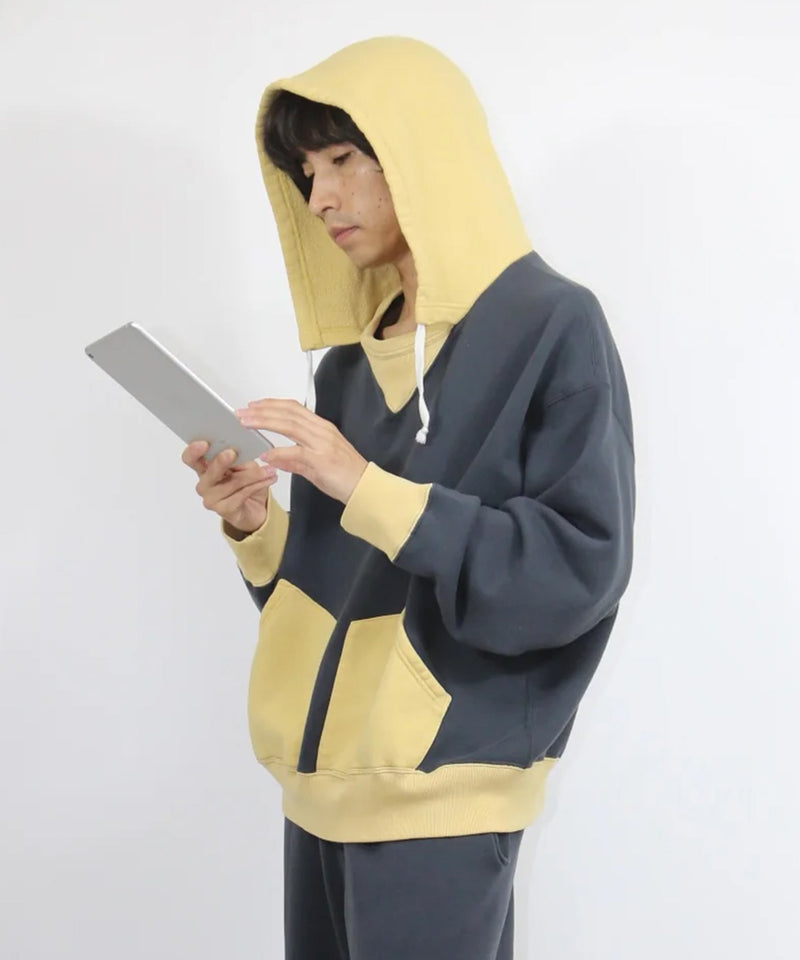 ANDER - AFTER HOODED SWEAT / OFF BLACK×AGING GOLD 商品画像 - DB&BAR