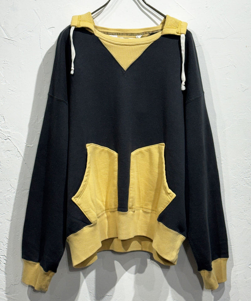 ANDER - AFTER HOODED SWEAT / OFF BLACK×AGING GOLD 商品画像 - DB&BAR