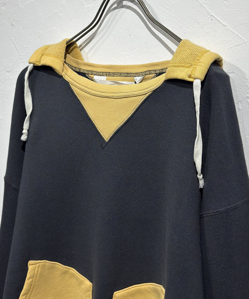 ANDER - AFTER HOODED SWEAT / OFF BLACK×AGING GOLD 商品画像 - DB&BAR