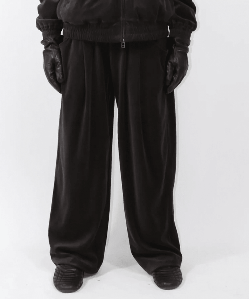 ANDER - VELOUR TUCK PANTS / SHINE BROWN 商品画像 - DB&BAR