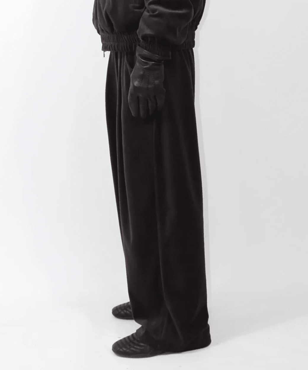 ANDER - VELOUR TUCK PANTS / SHINE BROWN 商品画像 - DB&BAR
