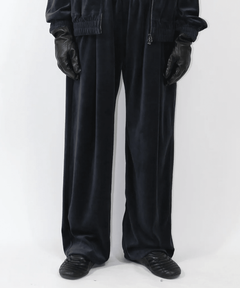 ANDER - VELOUR TUCK PANTS / STEEL NAVY 商品画像 - DB&BAR