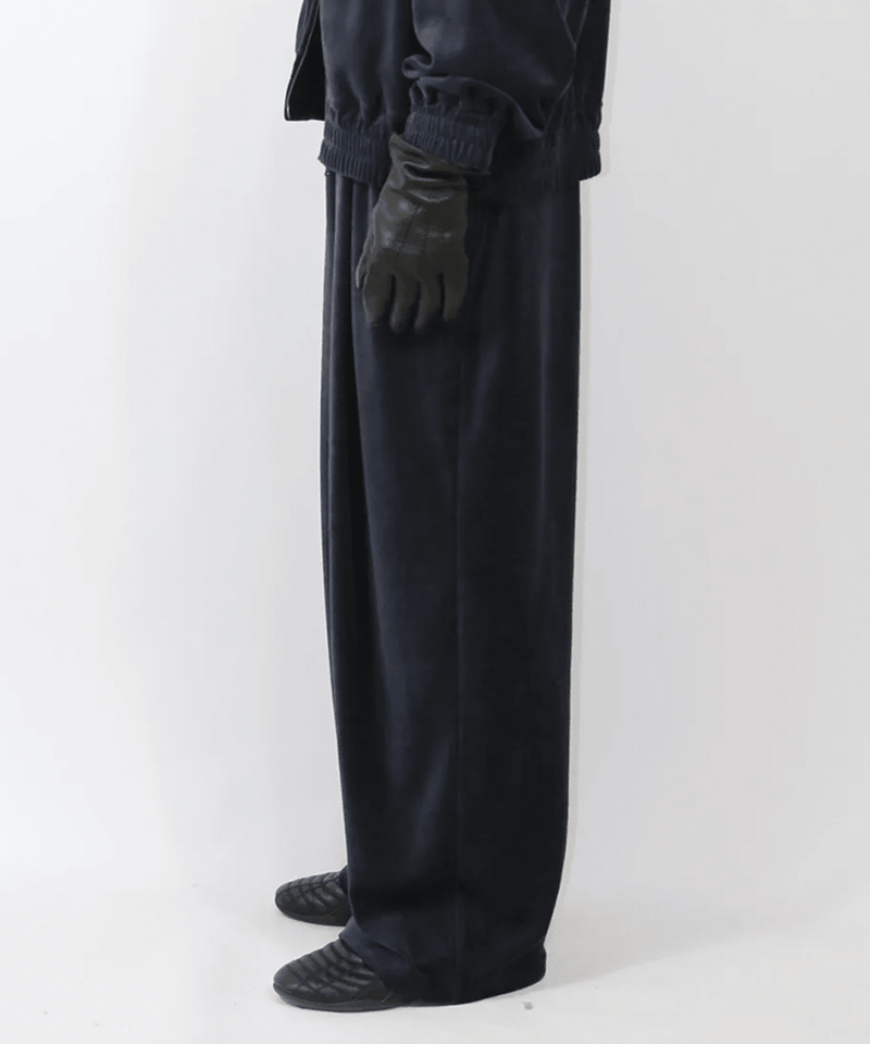 ANDER - VELOUR TUCK PANTS / STEEL NAVY 商品画像 - DB&BAR