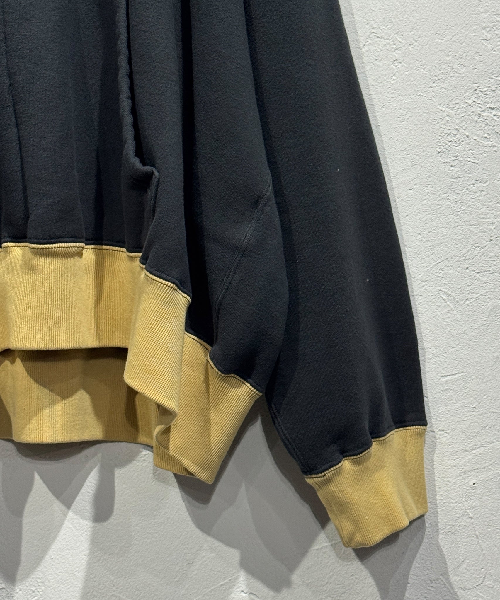 ANDER - WV SWEAT / OFF BLACK×AGING GOLD - DB&BAR