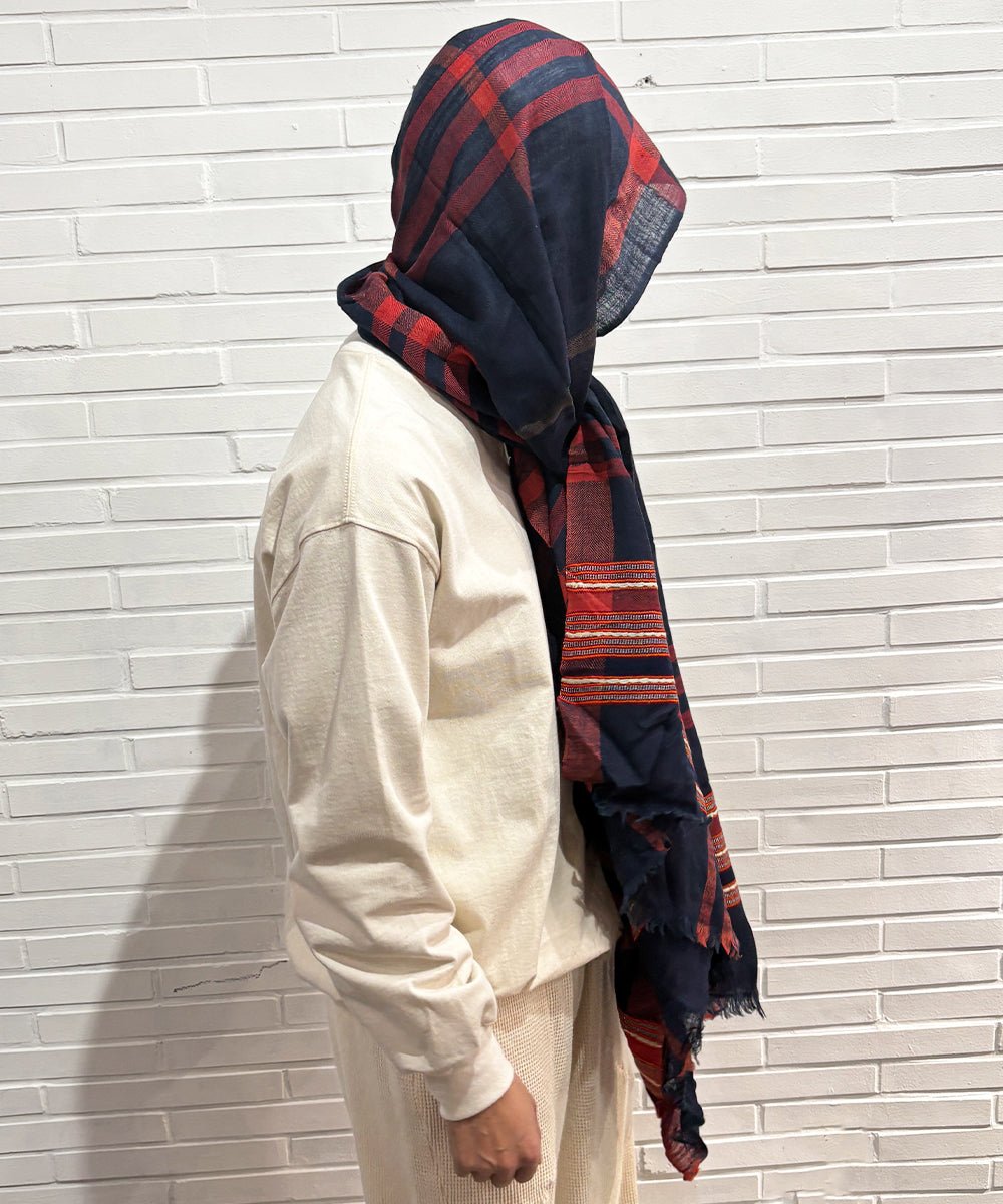 HAND WOVEN STOLE - Embroidery wool NAVY - DB&BAR