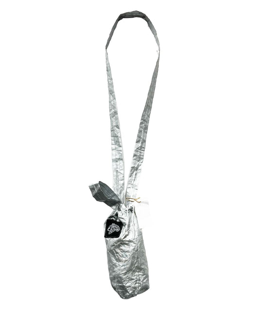 if space - bottle bag metal silver with shoulder