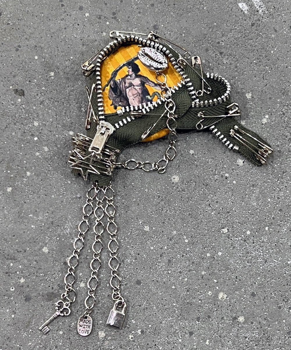 KIPSSO Koki Kitaura ATTITUDE BADGE for DB&BAR - titan yellow 商品画像 - DB&BAR
