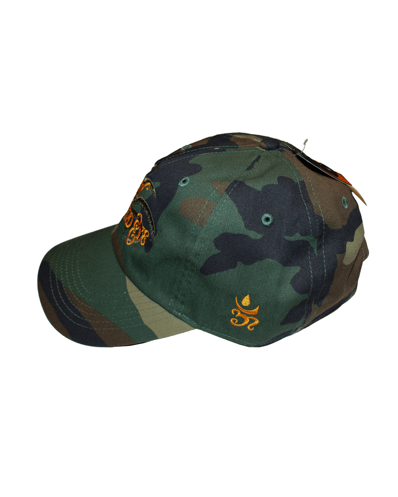 MAGOODZ 🔯 魔具ッZ - Kiss My Third Eye Embroidered Cap 商品画像 - DB&BAR