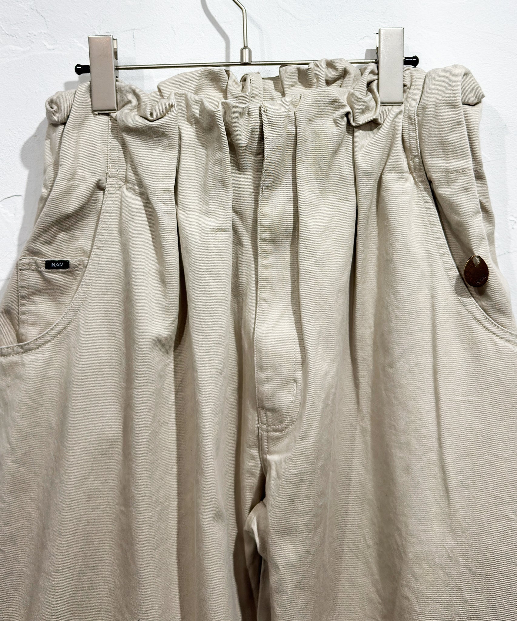 NAM - ACCORDION 5PKT PANTS / KATSURAGI BEIGE 商品画像 - DB&BAR