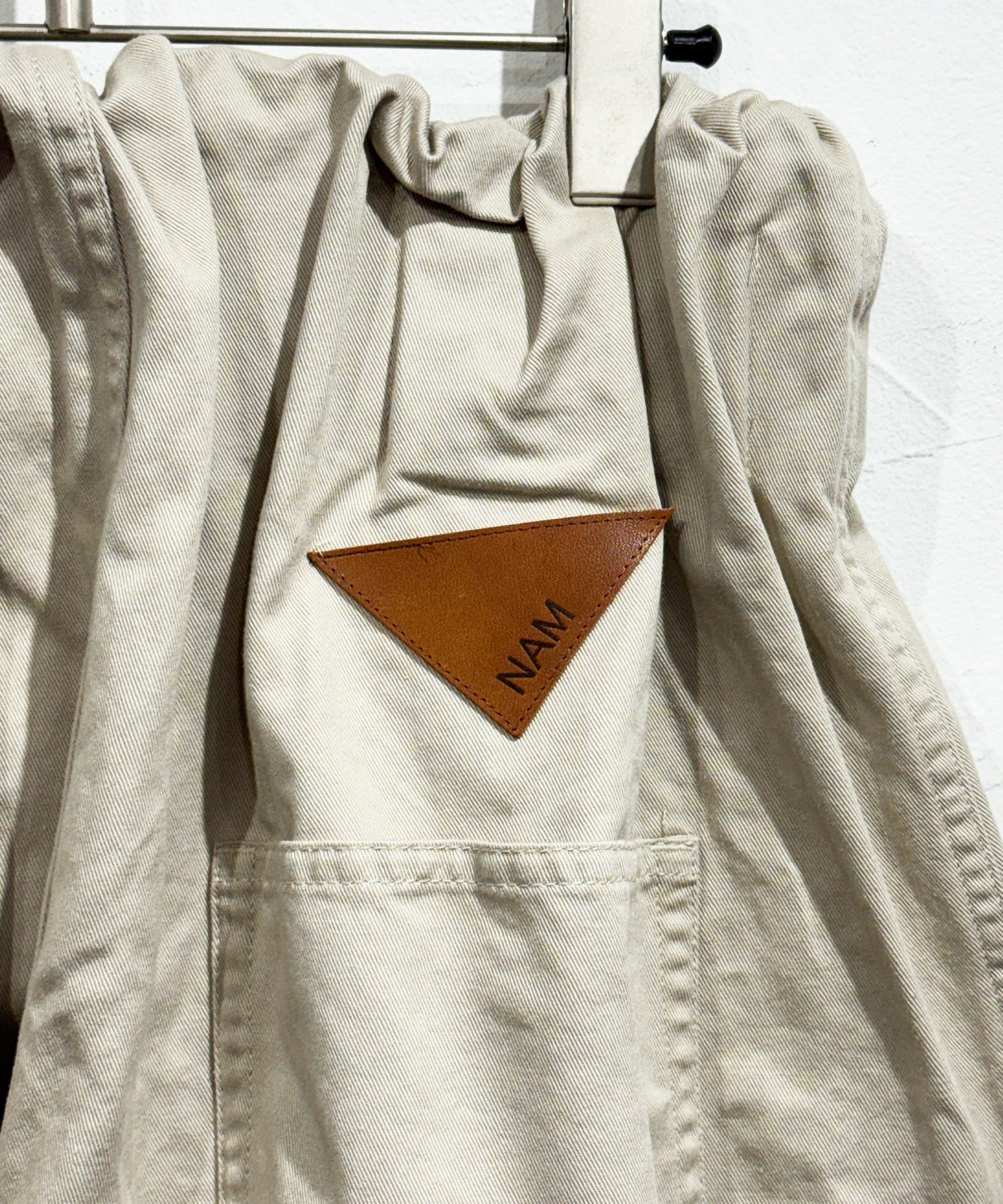 NAM - ACCORDION 5PKT PANTS / KATSURAGI BEIGE 商品画像 - DB&BAR