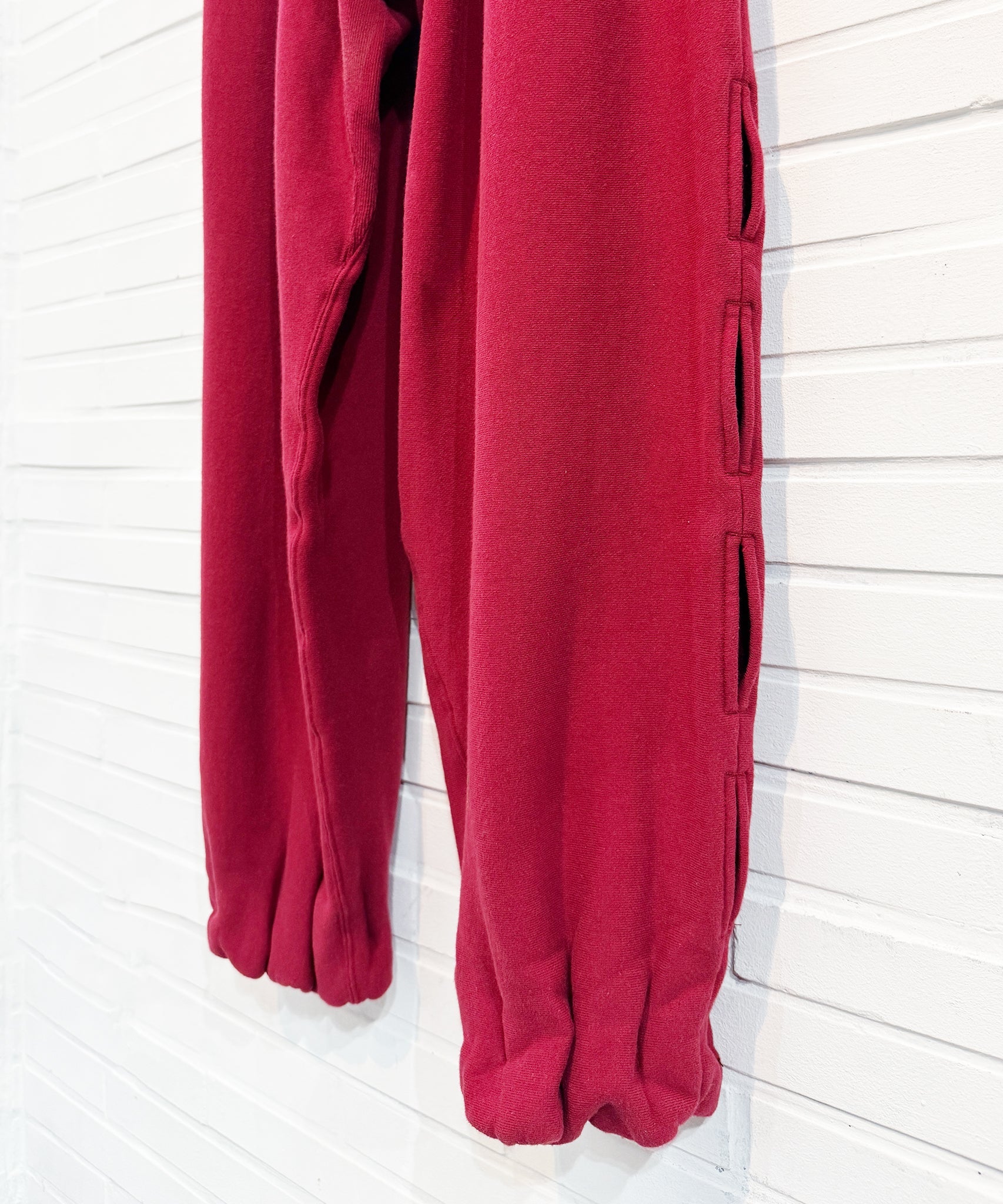 NAM - ACCORDION BREEZE SWEAT PANTS / RED 商品画像 - DB&BAR