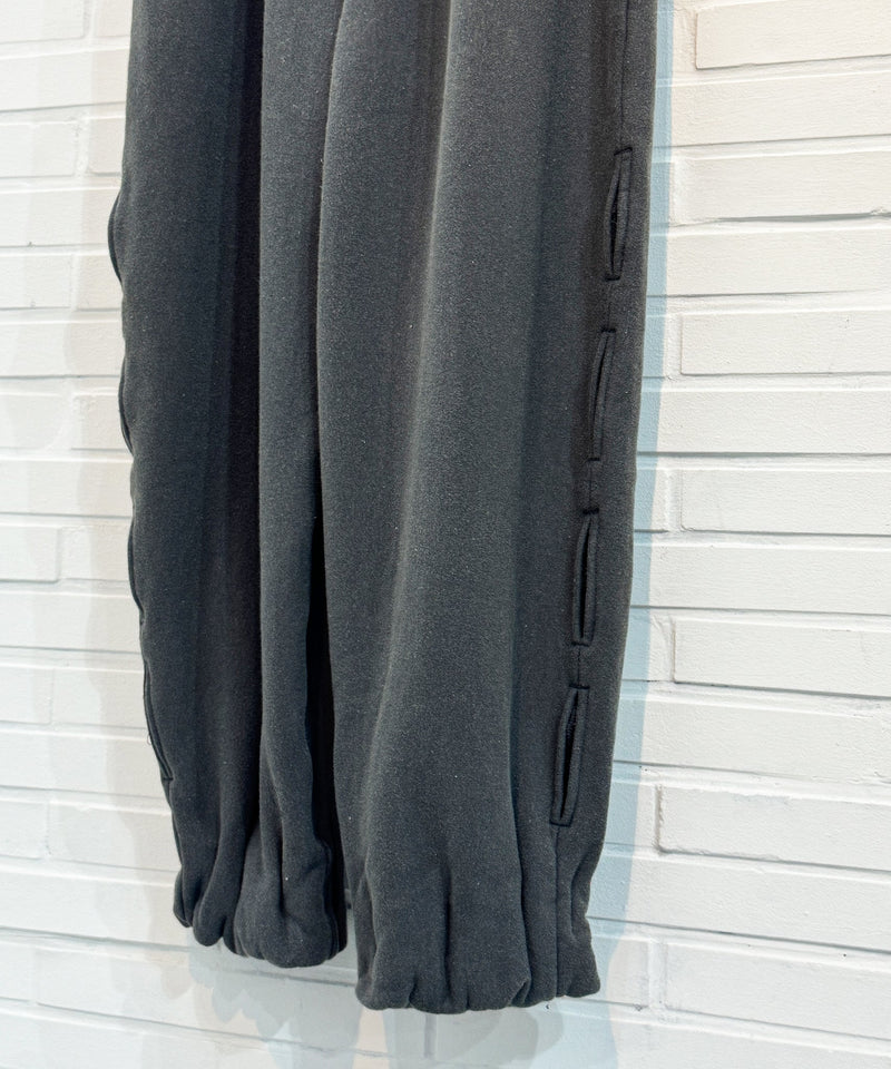 NAM - ACCORDION BREEZE SWEAT PANTS / SHADOW 商品画像 - DB&BAR