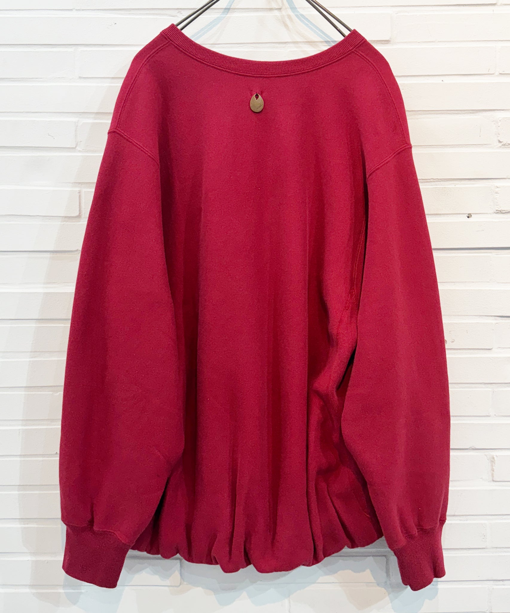 NAM - ACCORDION WORN NECK SWEAT / RED 商品画像 - DB&BAR