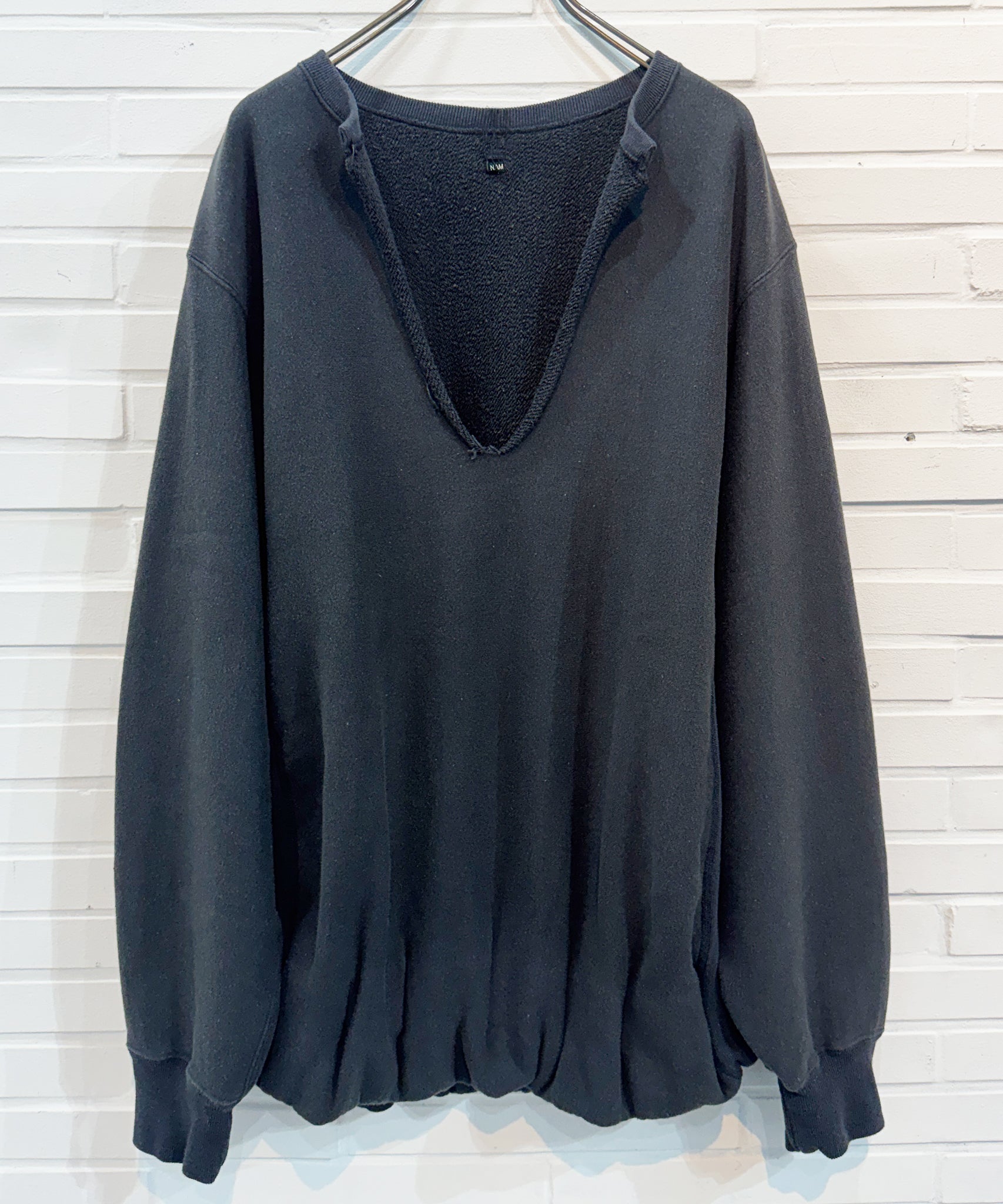 NAM - ACCORDION WORN NECK SWEAT / SHADOW - DB&BAR