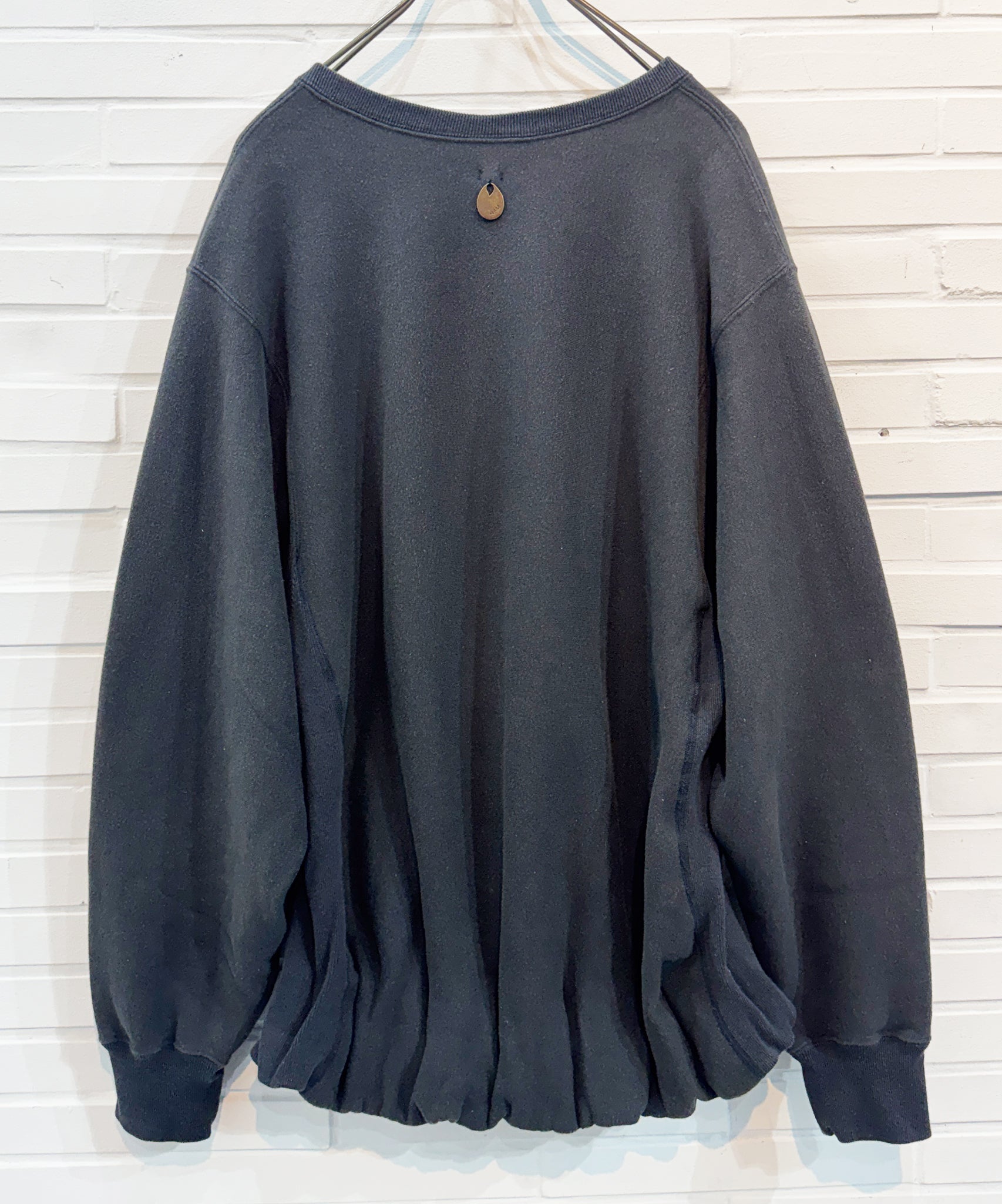 NAM - ACCORDION WORN NECK SWEAT / SHADOW - DB&BAR
