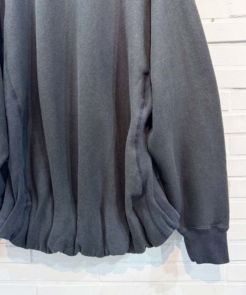 NAM - ACCORDION WORN NECK SWEAT / SHADOW 商品画像 - DB&BAR