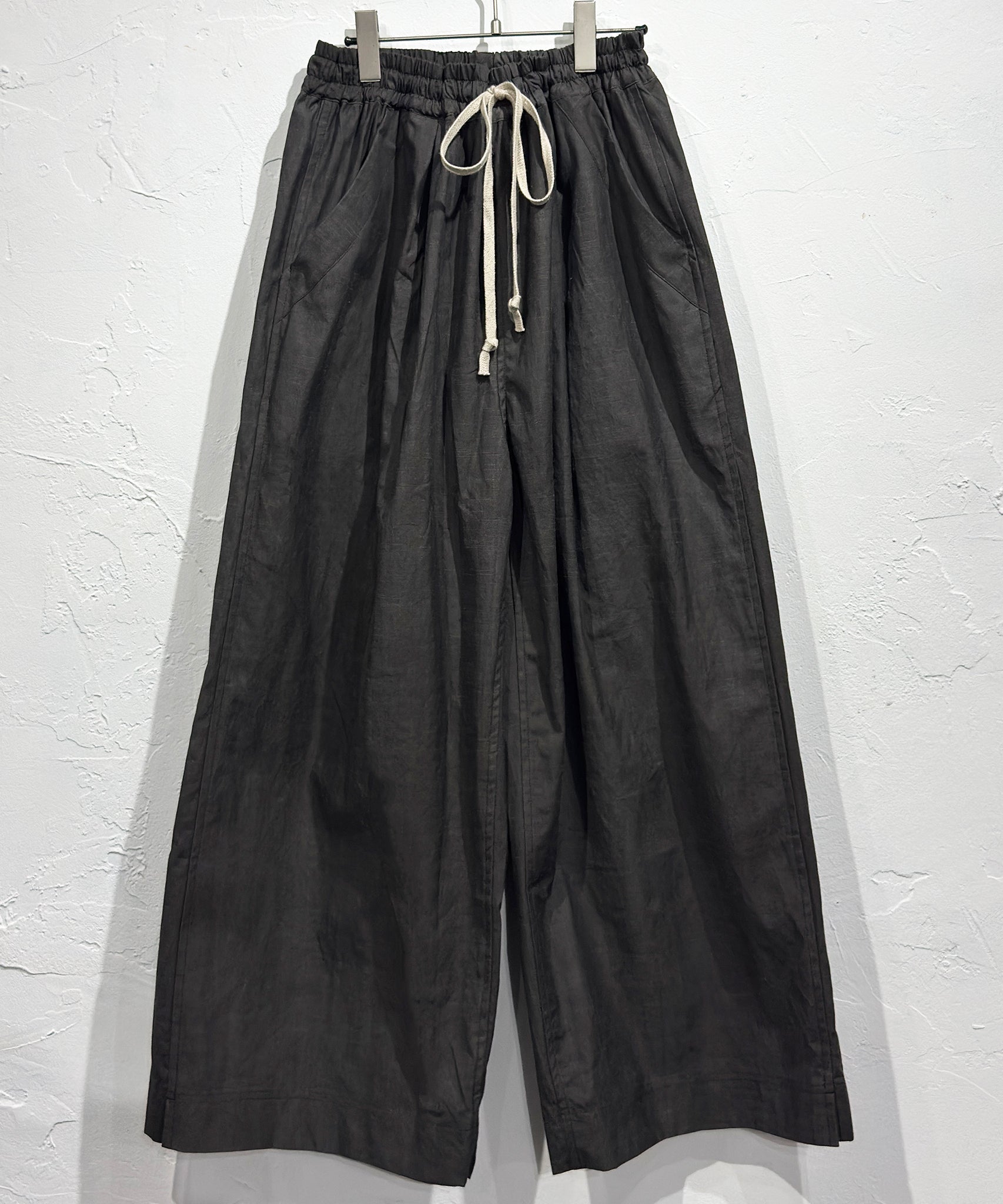 O PROJECT - EASY WIDE PANTS / DARK SUMI - DB&BAR