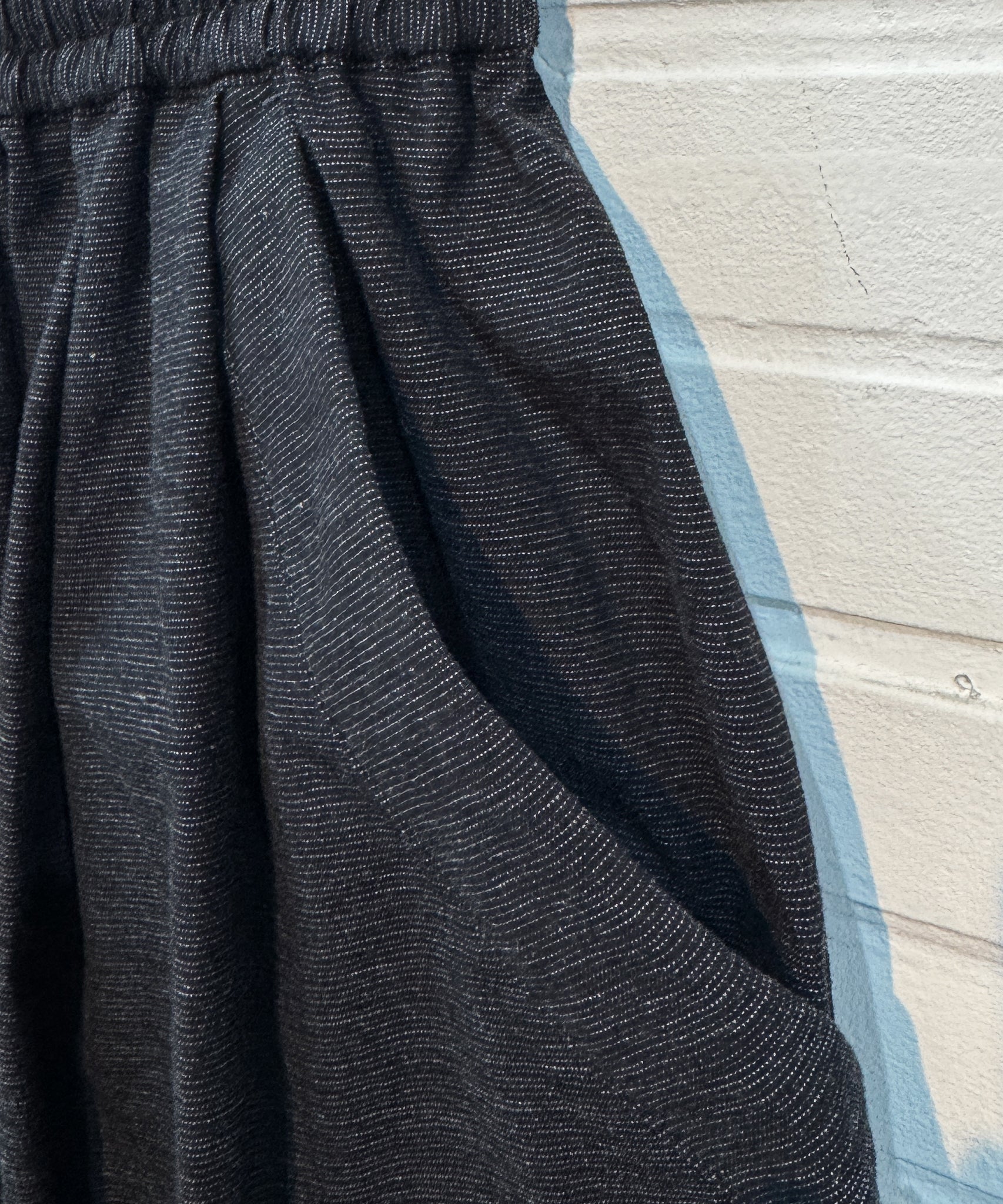 O PROJECT - WIDE FIT SHORT PANTS - DB&BAR