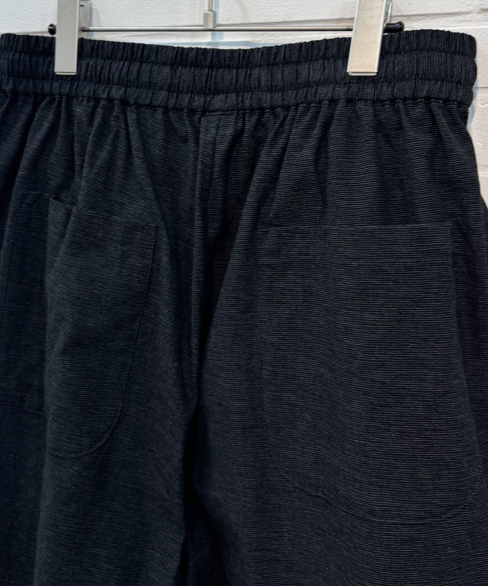 O PROJECT - WIDE FIT SHORT PANTS - DB&BAR