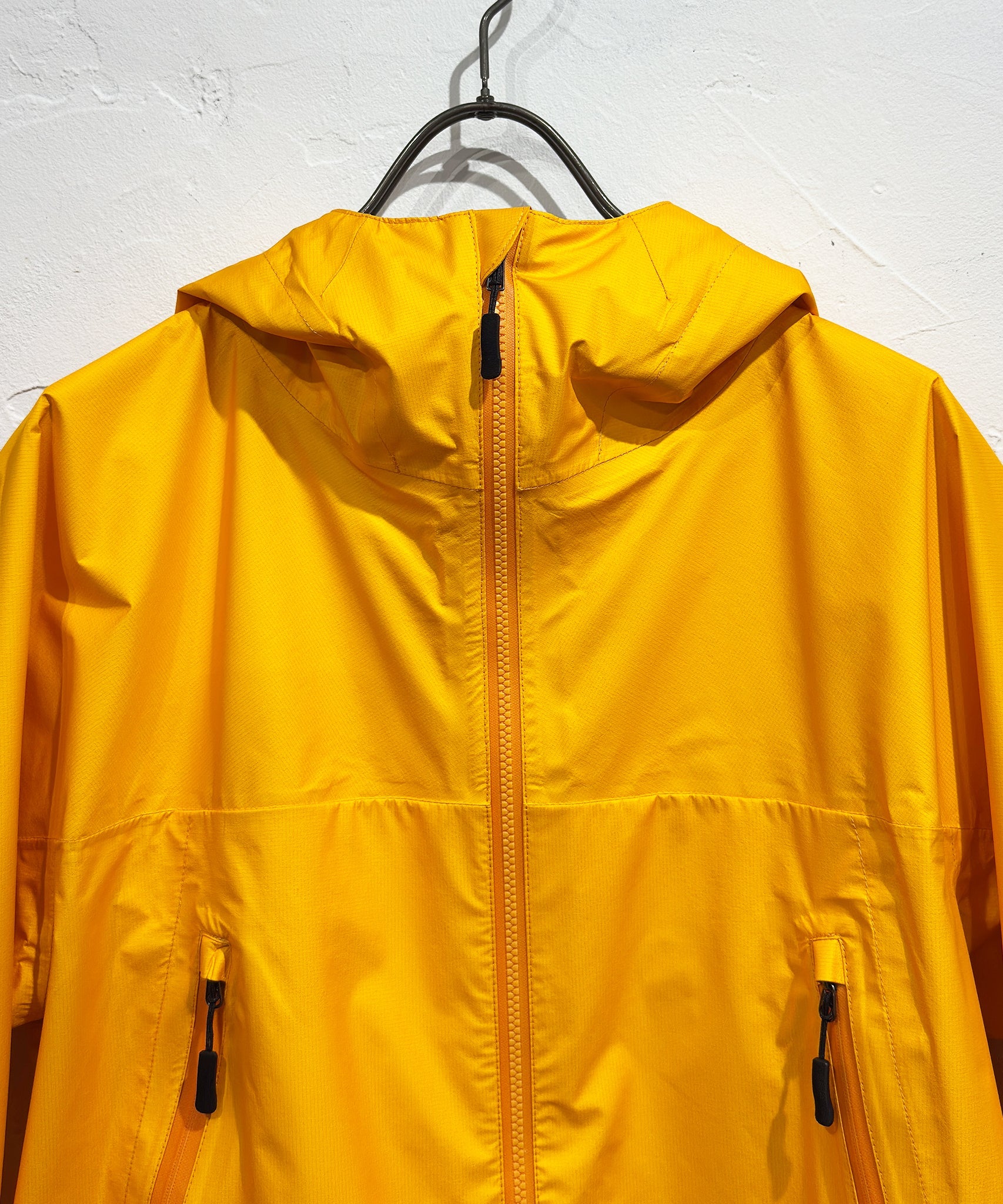 TRAIL BUM - WALKER SHELL JACKET / MANGO - DB&BAR