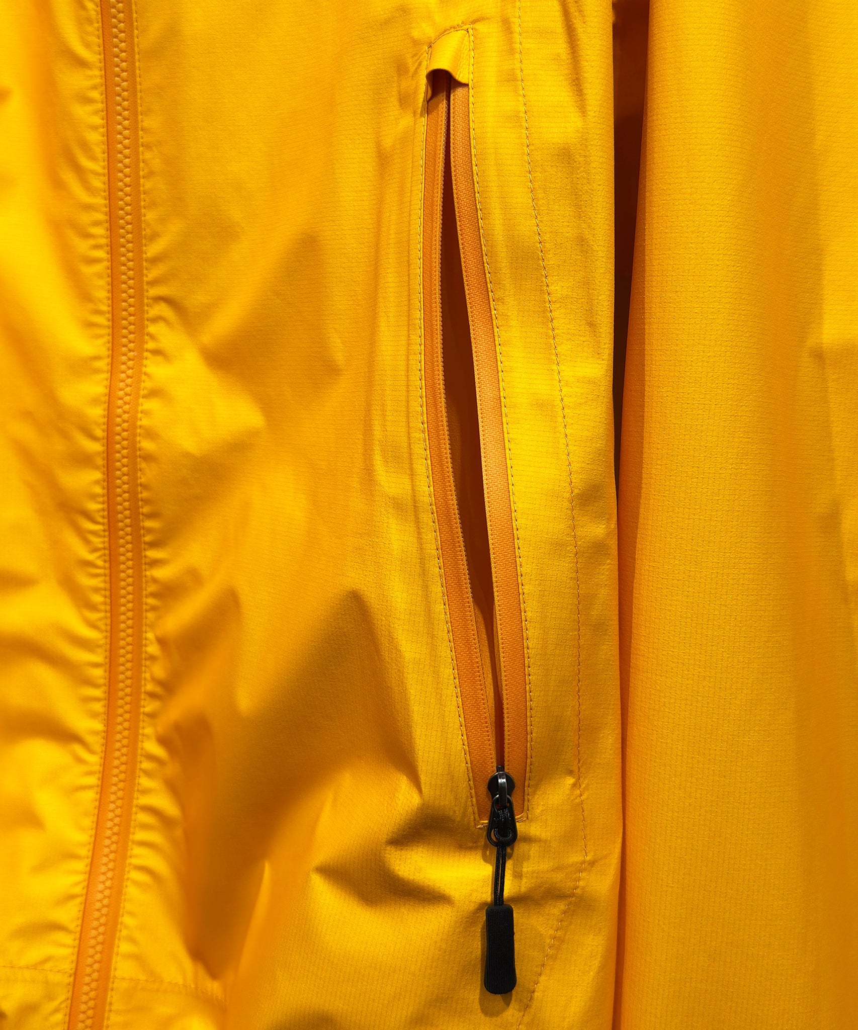 TRAIL BUM - WALKER SHELL JACKET / MANGO - DB&BAR
