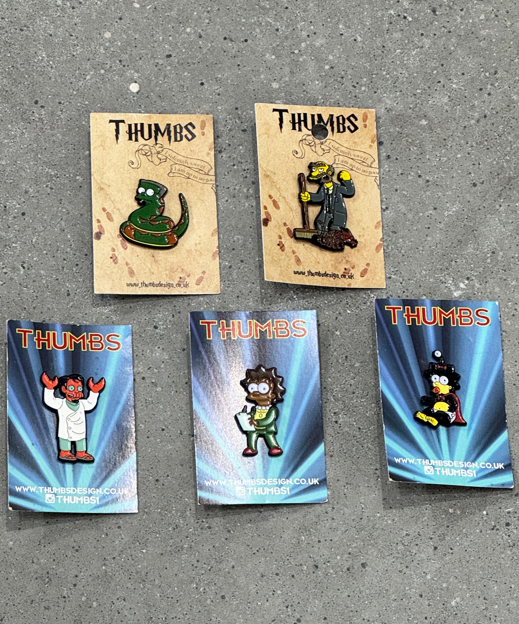 VINTAGE - PIN BADGE SET by THUMBS8 - DB&BAR